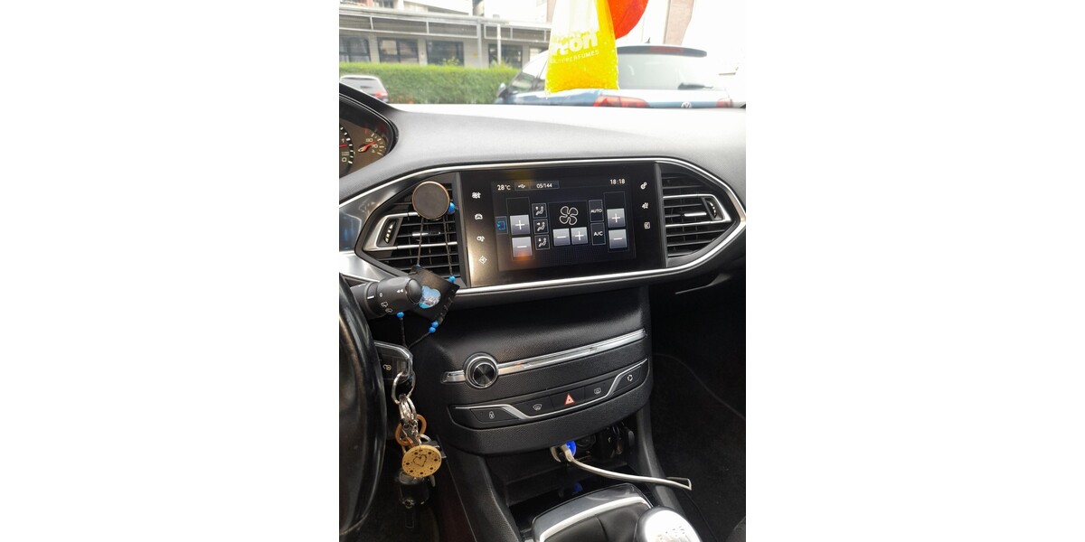 Peugeot 308 217.000 km 8.150 &euro; Berlin 10178