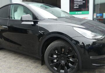 Tesla Model Y 33.618 km 39.600 &euro; Berlin 13156