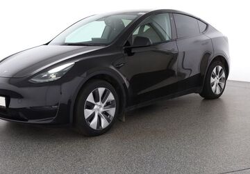 Tesla Model Y 34.373 km 35.680 &euro; Berlin 12103