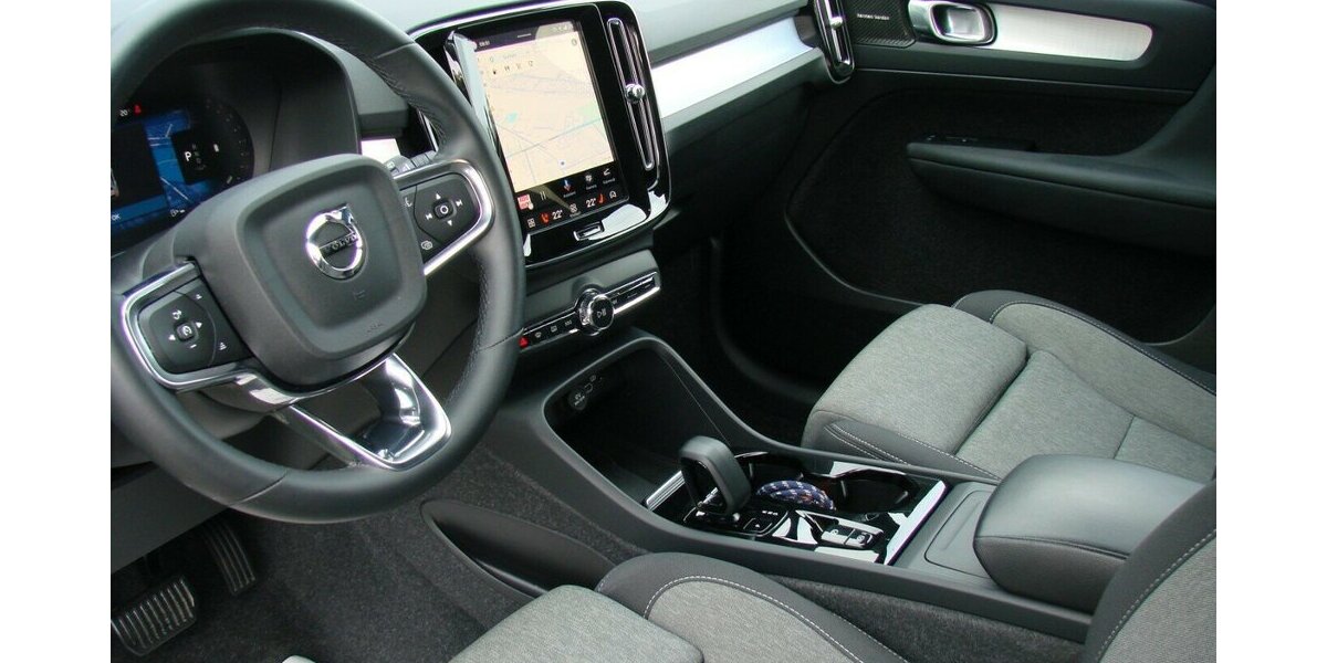 Volvo XC40 NOVC-HEV Plus Dark LED ACC H&K 360º 33.426 km 29.980 &euro; Falkensee 14612