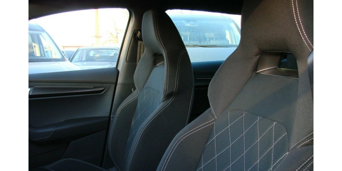 Skoda Karoq 2,0TDi 4x4 Sportline ACC AHK SHZ Matrix 13.915 km 37.980 &euro; Falkensee 14612