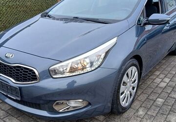 Kia ceed / Ceed 130.000 km 8.990 &euro; Berlin 12351