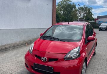 Toyota Aygo (X) 124.412 km 2.999 &euro; Berlin 12107