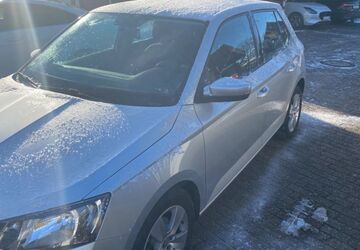 Skoda Fabia 97.000 km 9.300 &euro; Hoppegarten / Hönow 15366