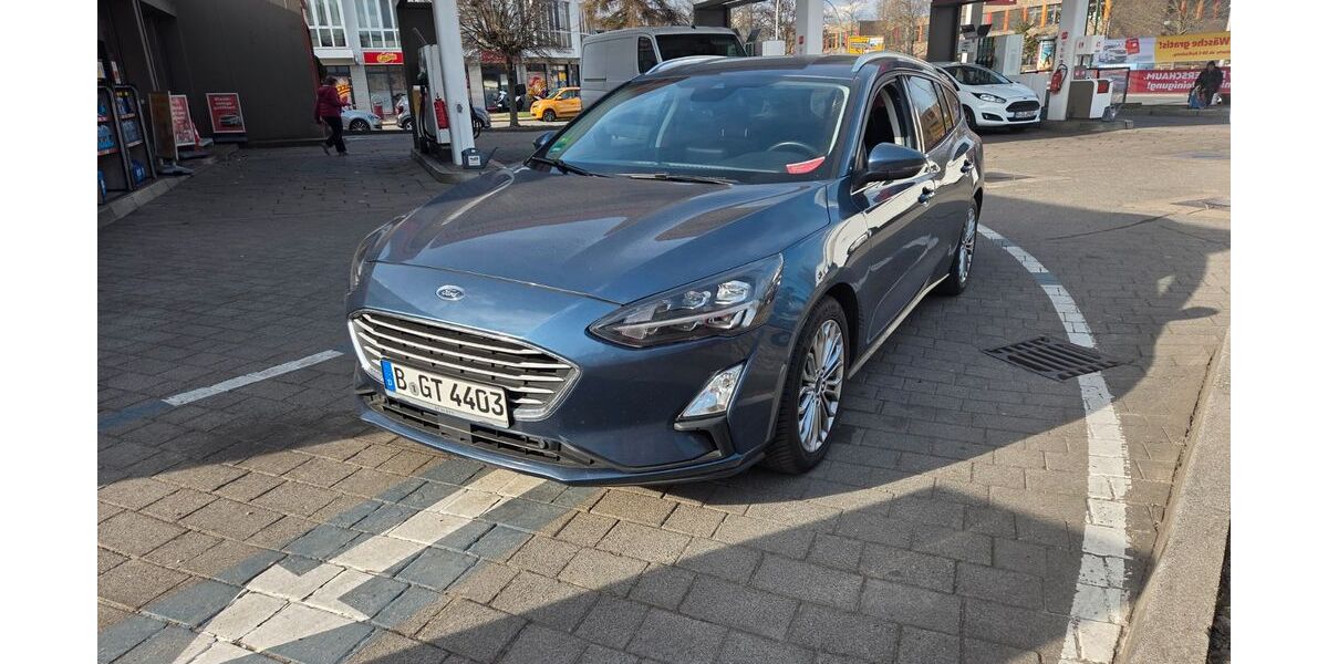 Ford Focus 123.500 km 12.600 &euro; Berlin - Neukölln 12351