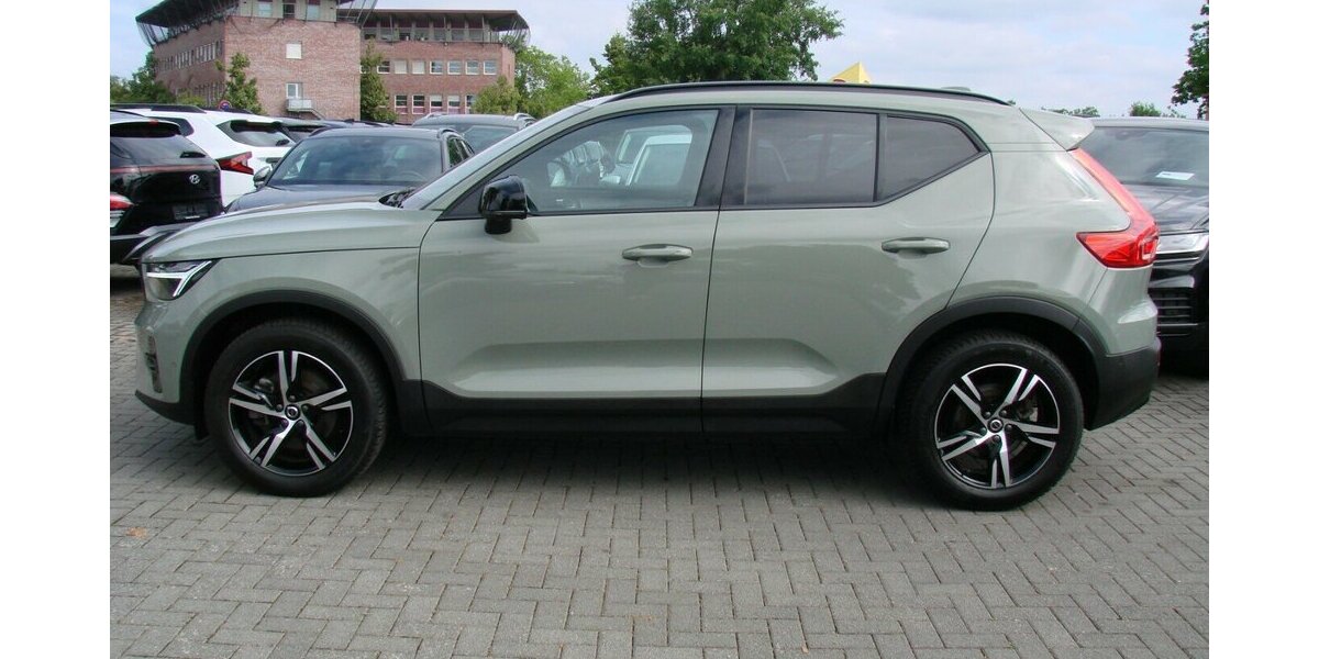 Volvo XC40 NOVC-HEV Plus Dark LED ACC H&K 360º 33.426 km 29.980 &euro; Falkensee 14612