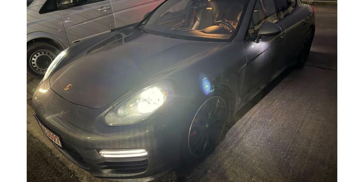Porsche Panamera 207.000 km 30.800 &euro; Velten 16727