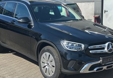 Mercedes-Benz GLC 300 131.000 km 27.900 &euro; Berlin 12057