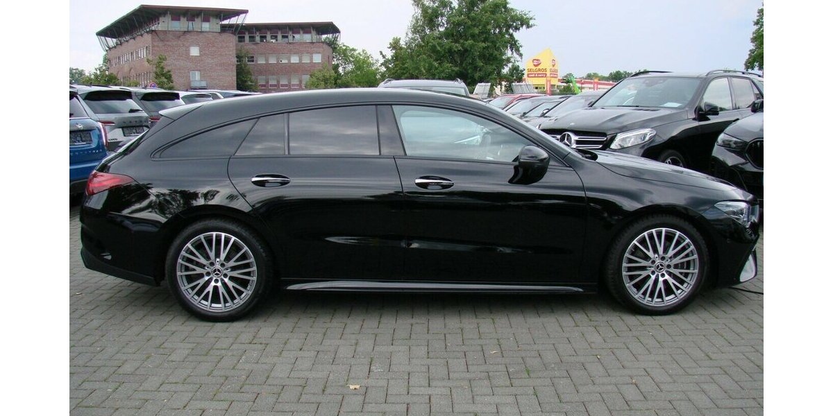 Mercedes-Benz CLA 200 Shooting Brake AMG Night Mulitbeam Standhe 23.241 km 32.980 &euro; Falkensee 14612