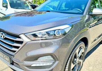 Hyundai TUCSON 106.000 km 16.950 &euro; Berlin 13088