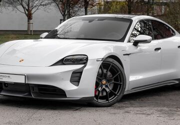 Porsche Taycan 10.817 km 96.930 &euro; Berlin 10587