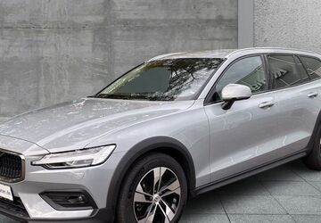 Volvo V60 Cross Country 9.650 km 47.890 &euro; Berlin Tegel 13509