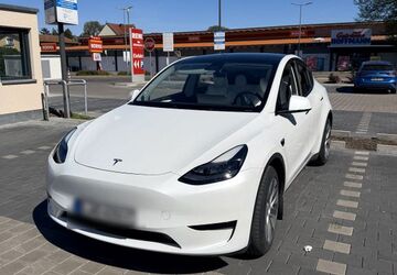 Tesla Model Y 54.000 km 31.800 &euro; Hohen Neuendorf 16562