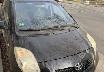 Toyota Yaris 96.854 km 1.900 &euro; Berlin 12207