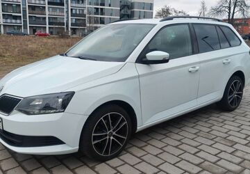 Skoda Fabia 120.000 km 9.900 &euro; Berlin 13599