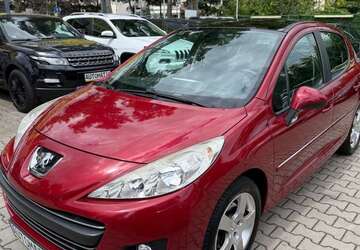 Peugeot 207 100.000 km 5.860 &euro; Berlin 13407