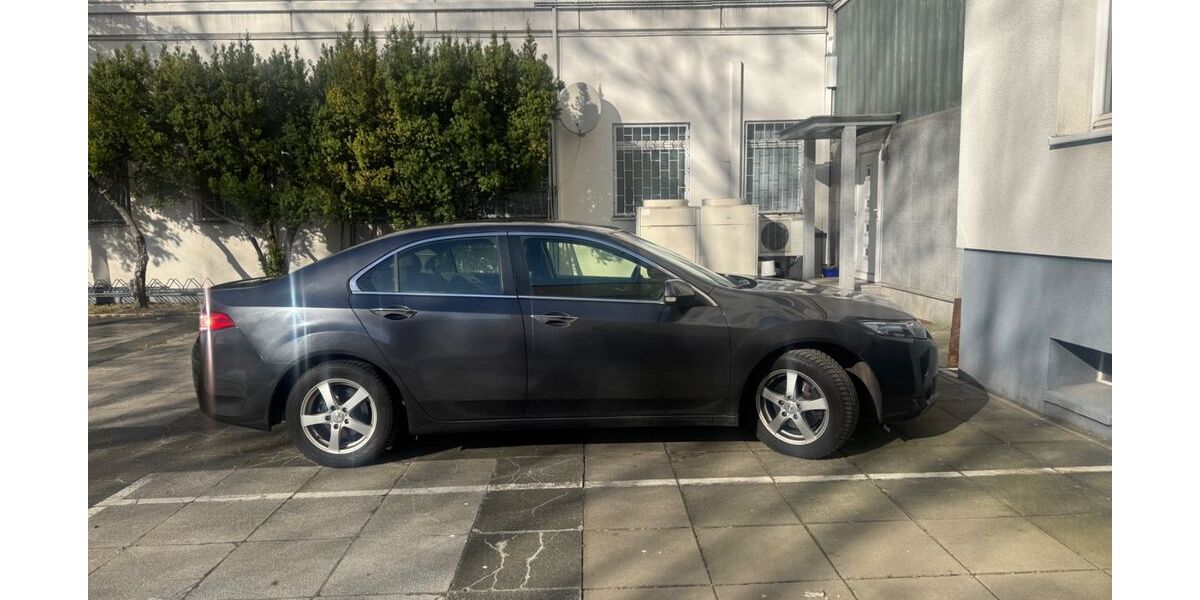 Honda Accord 72.000 km 13.990 &euro; Berlin 10117