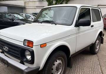 Lada Niva 10.334 km 14.500 &euro; Berlin 10247
