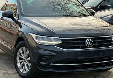VW Tiguan 61.300 km 19.990 &euro; Berlin 12043