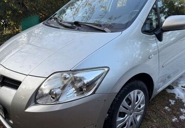 Toyota Auris 97.900 km 4.000 &euro; Mühlenbeck 16567