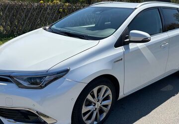Toyota Auris Touring Sports 145.996 km 13.499 &euro; Berlin 14199