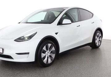 Tesla Model Y 27.748 km 36.880 &euro; Berlin 12103