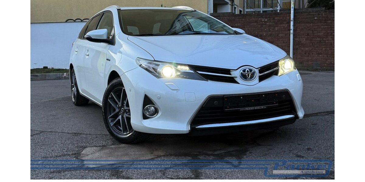 Toyota Auris Touring Sports Hybrid Aut.*RFK*SHZ*1Hand 165.355 km 10.480 &euro; Berlin 13187