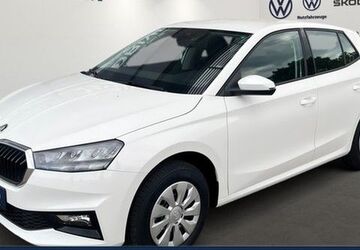 Skoda Fabia 8.698 km 16.399 &euro; Rüdersdorf 15562