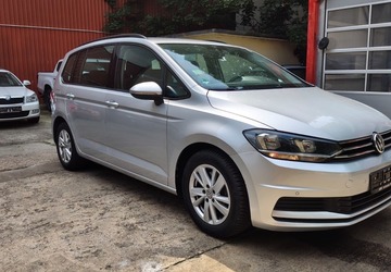 VW Touran Autom. Navi AHK 7 Sitze Comfortl. ACC BMT 72.050 km 21.800 &euro; Berlin 10247