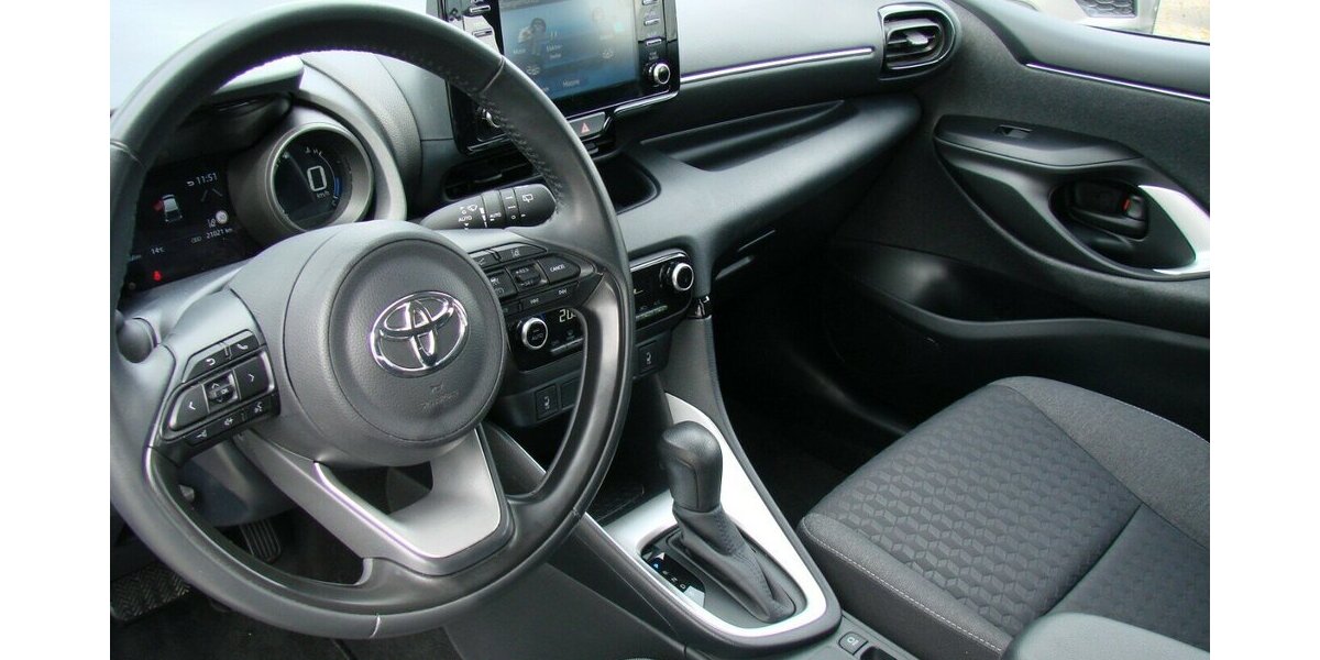Toyota Yaris 1.5 Hybrid Team Deutschland LED ACC Kamera 19.989 km 19.980 &euro; Falkensee 14612