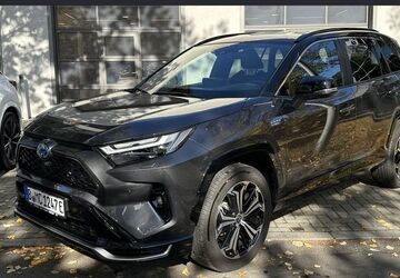 Toyota RAV 4 12.000 km 62.890 &euro; Berlin 13403