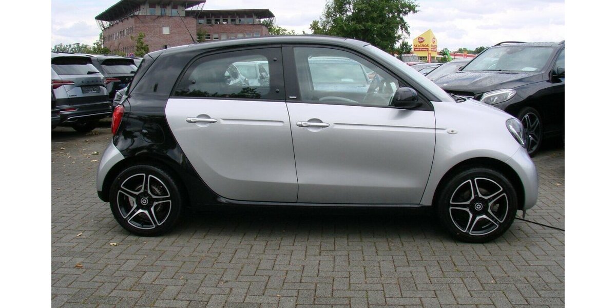Smart ForFour Passion Faltdach Kamera JBL PDC 51.172 km 11.980 &euro; Falkensee 14612