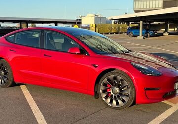 Tesla Model 3 140.000 km 30.000 &euro; Berlin 10243