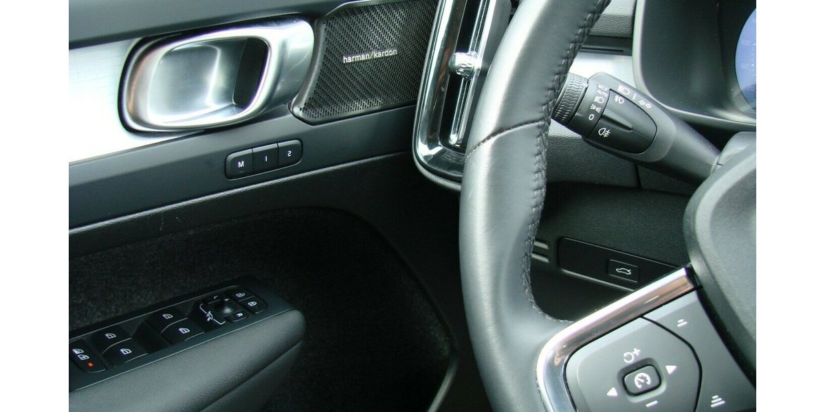 Volvo XC40 NOVC-HEV Plus Dark LED ACC H&K 360º 33.426 km 29.980 &euro; Falkensee 14612