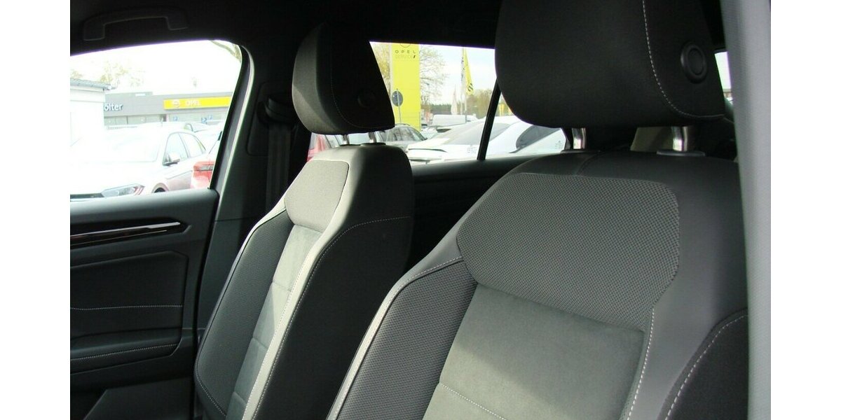 VW T-Roc 1.5TSi R-Line BMT IQ-Light ACC AHK Digital C 11.011 km 28.980 &euro; Falkensee 14612