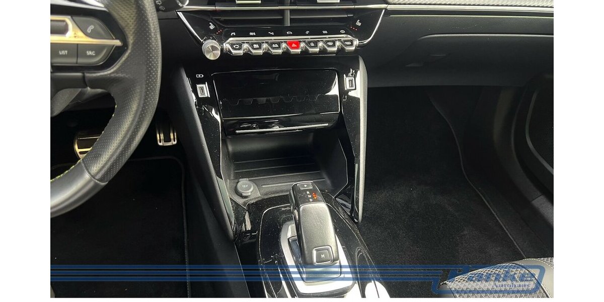 Peugeot 2008 GT 155 EAT8*Pano*LED*360°*TotWinkel*NAV* 36.726 km 18.990 &euro; Berlin 13187