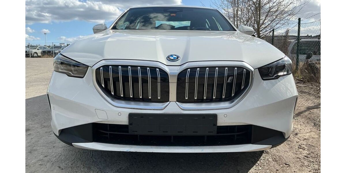 BMW i5 26.200 km 41.900 &euro; Mittenwalde 15749