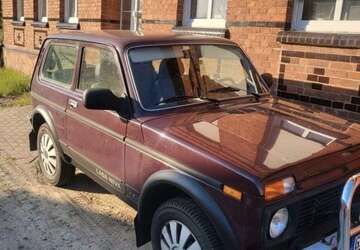 Lada Niva 77.000 km 8.200 &euro; Berlin 10179