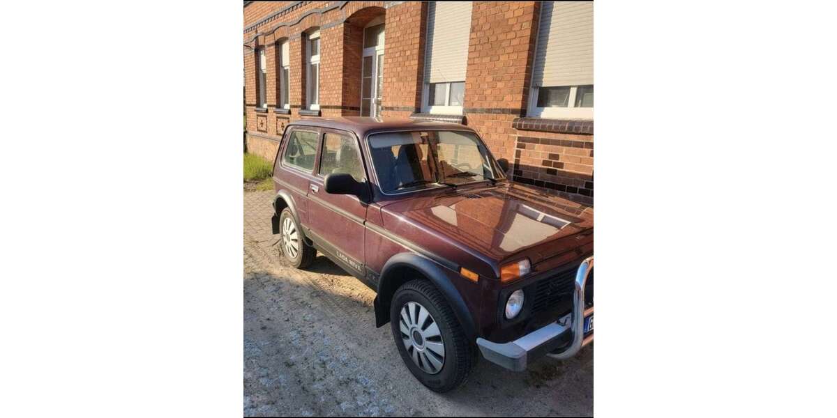 Lada Niva 77.000 km 8.200 &euro; Berlin 10179