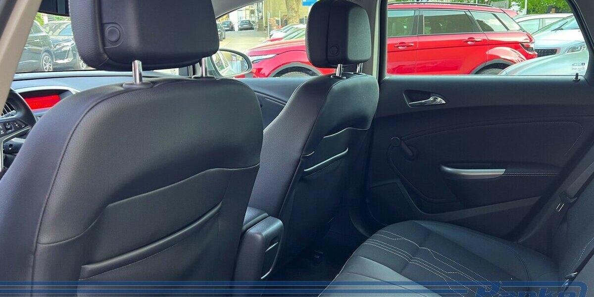 Opel Astra 1.4 150 Jahre *SHZ*PDC*AUX*Teilleder* 112.935 km 5.990 &euro; Berlin 13187