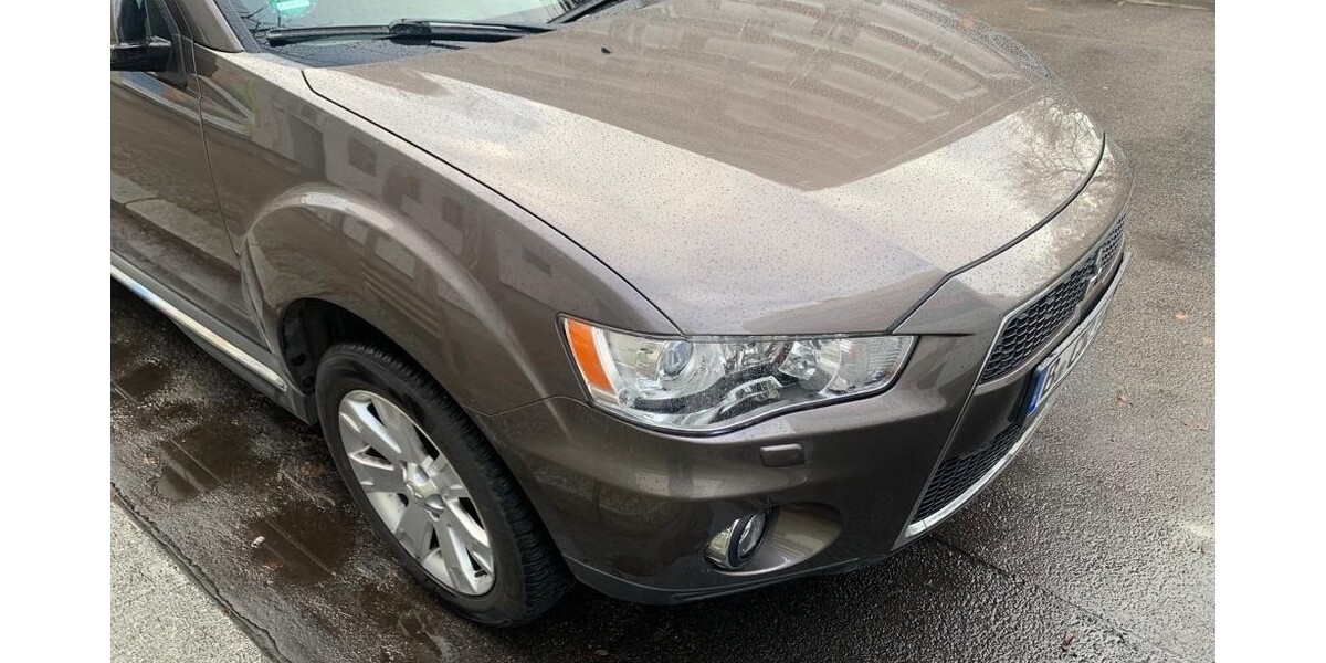 Mitsubishi Outlander 135.000 km 7.500 &euro; Berlin 10178