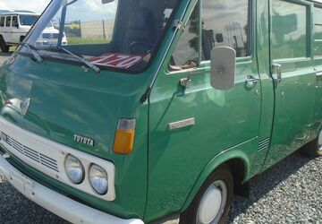 Toyota Hiace 58.000 km 19.950 &euro; Wildau 15745