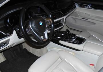 BMW 750 111.513 km 38.750 &euro; Berlin 12439
