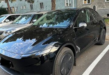 Tesla Model Y 3.800 km 37.900 &euro; Berlin 12157