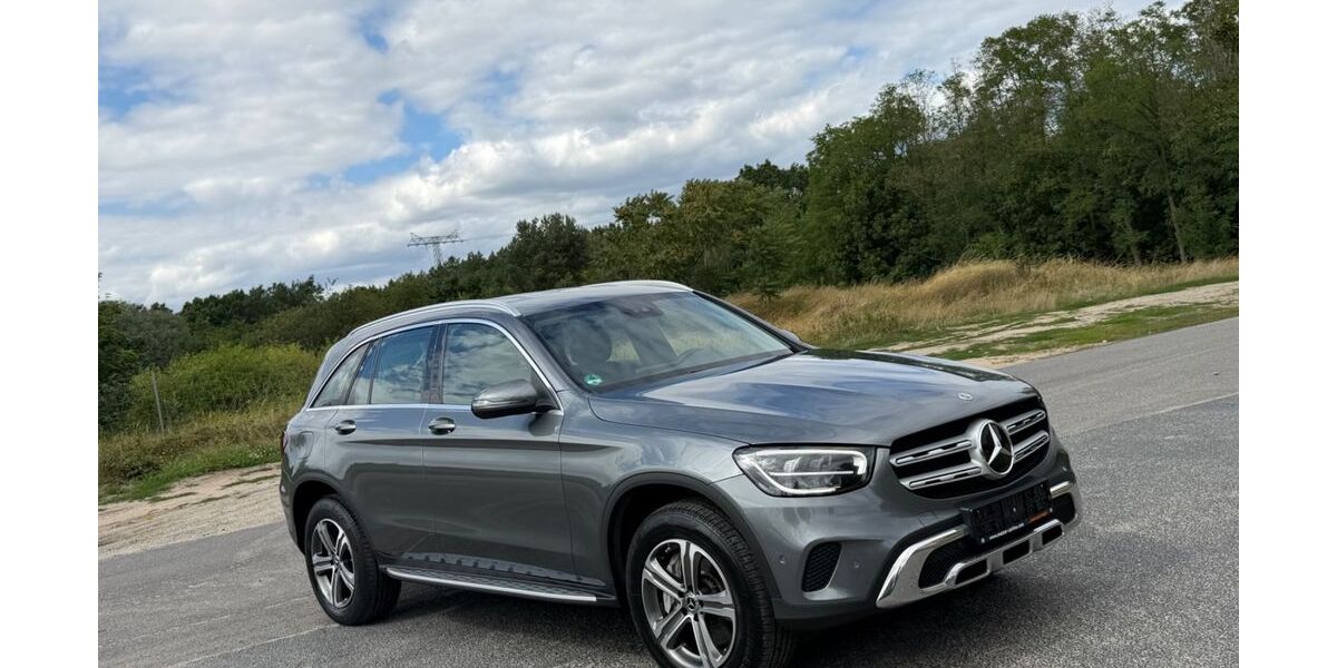 Mercedes-Benz GLC 300 133.000 km 24.900 &euro; Berlin 12099