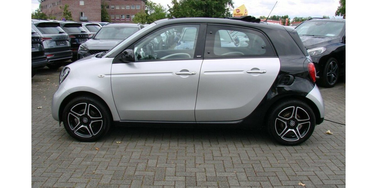 Smart ForFour Passion Faltdach Kamera JBL PDC 51.172 km 11.980 &euro; Falkensee 14612