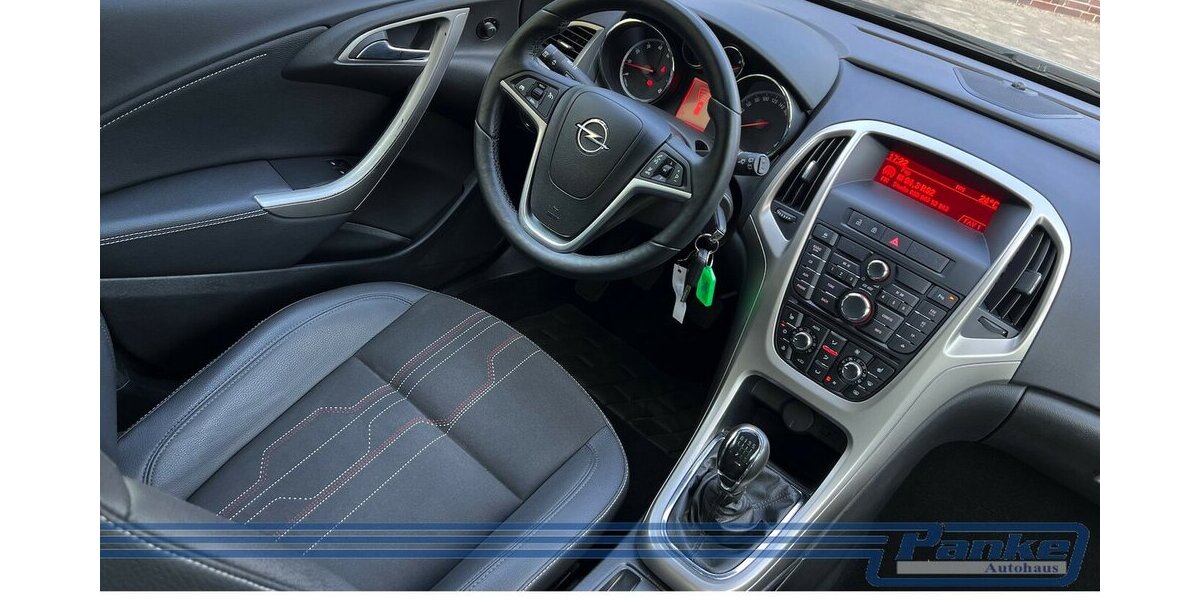 Opel Astra 1.4 150 Jahre *SHZ*PDC*AUX*Teilleder* 112.935 km 5.990 &euro; Berlin 13187