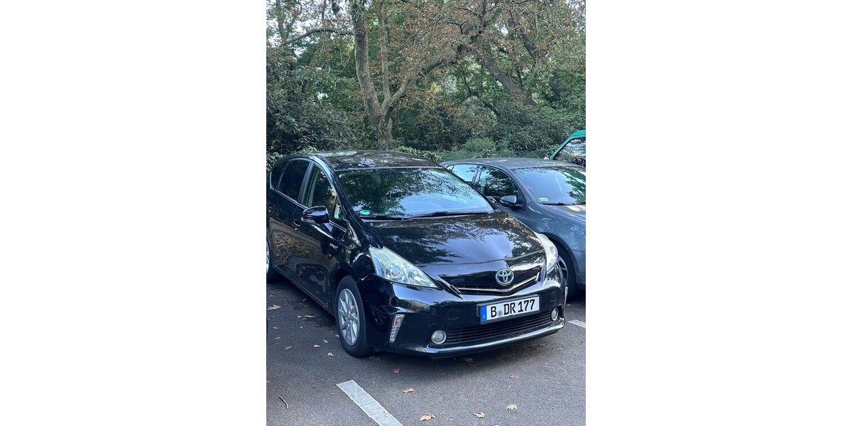 Toyota Prius Plus 244.000 km 8.250 &euro; Berlin 10178