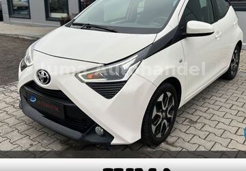 Toyota Aygo (X) 73.907 km 9.999 &euro; Ludwigsfelde 14974