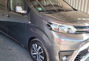 Toyota Proace (Verso) 125.413 km 26.900 &euro; Berlin 12277
